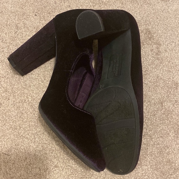 Suede Purple Block Heel (Christian Siriano) - Picture 6 of 11